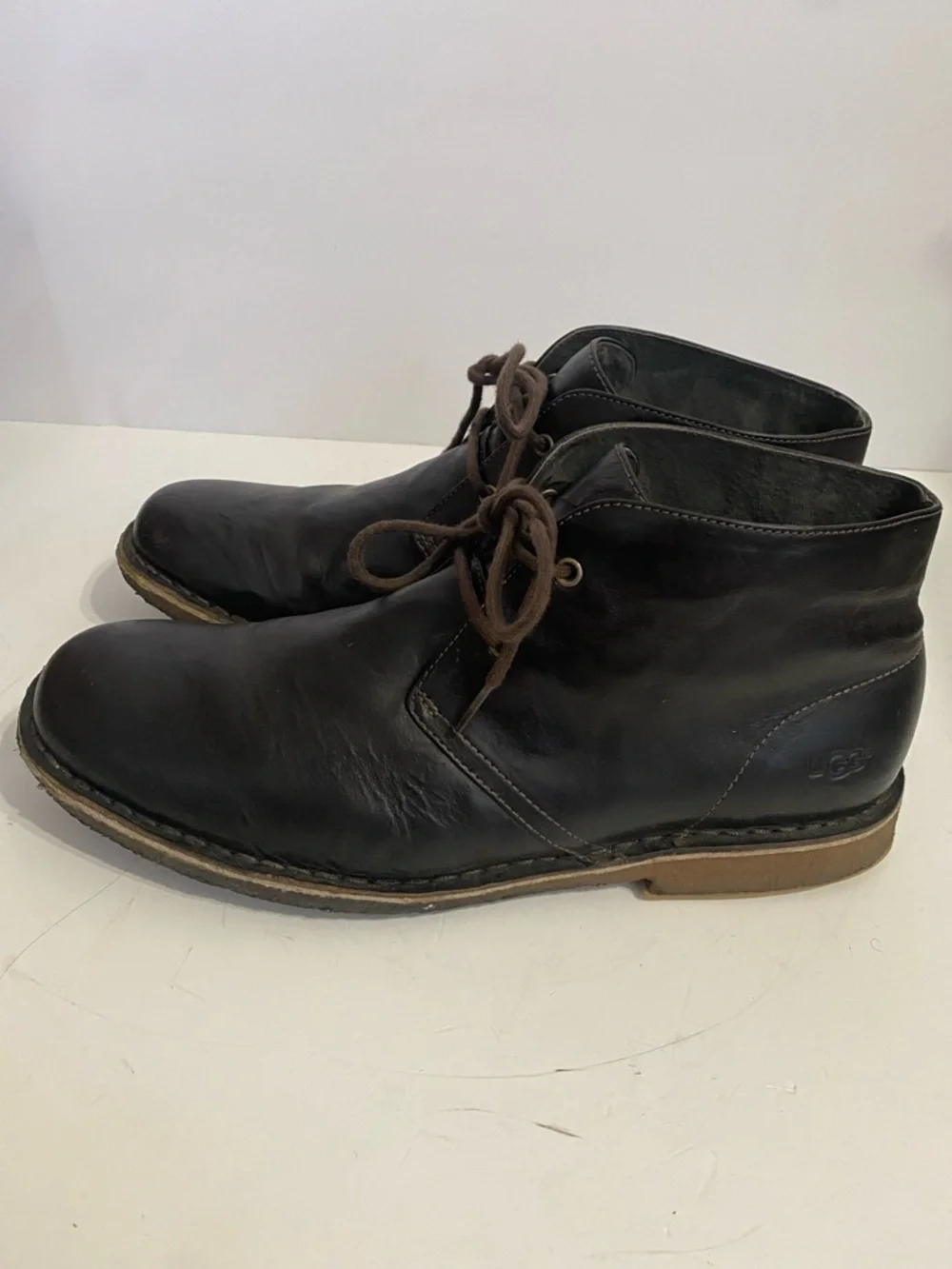 Ugg Men's Dark Brown Leather Chukka Boots - Classic Lace-Up Style Size 12